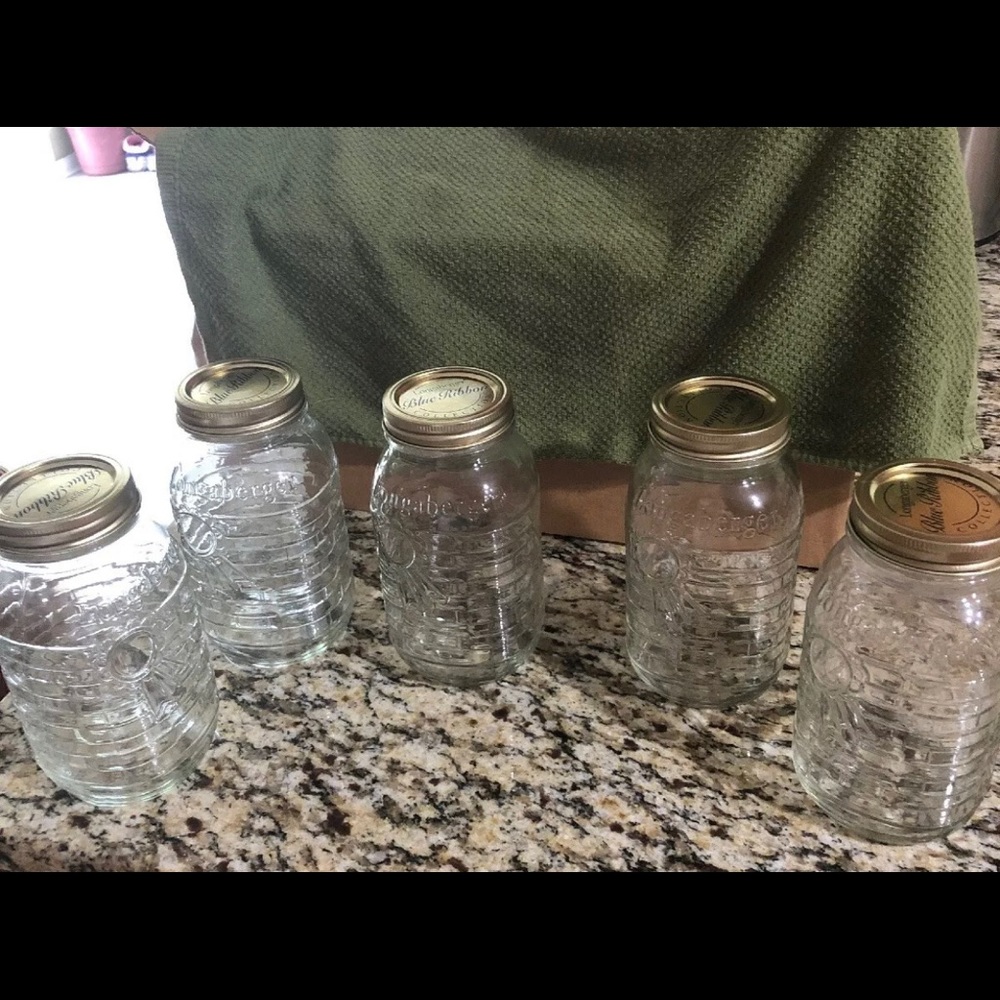 Longaberger 1 Qt jars with lids and rings